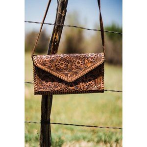 FREE AND WILD LEATHER BAG